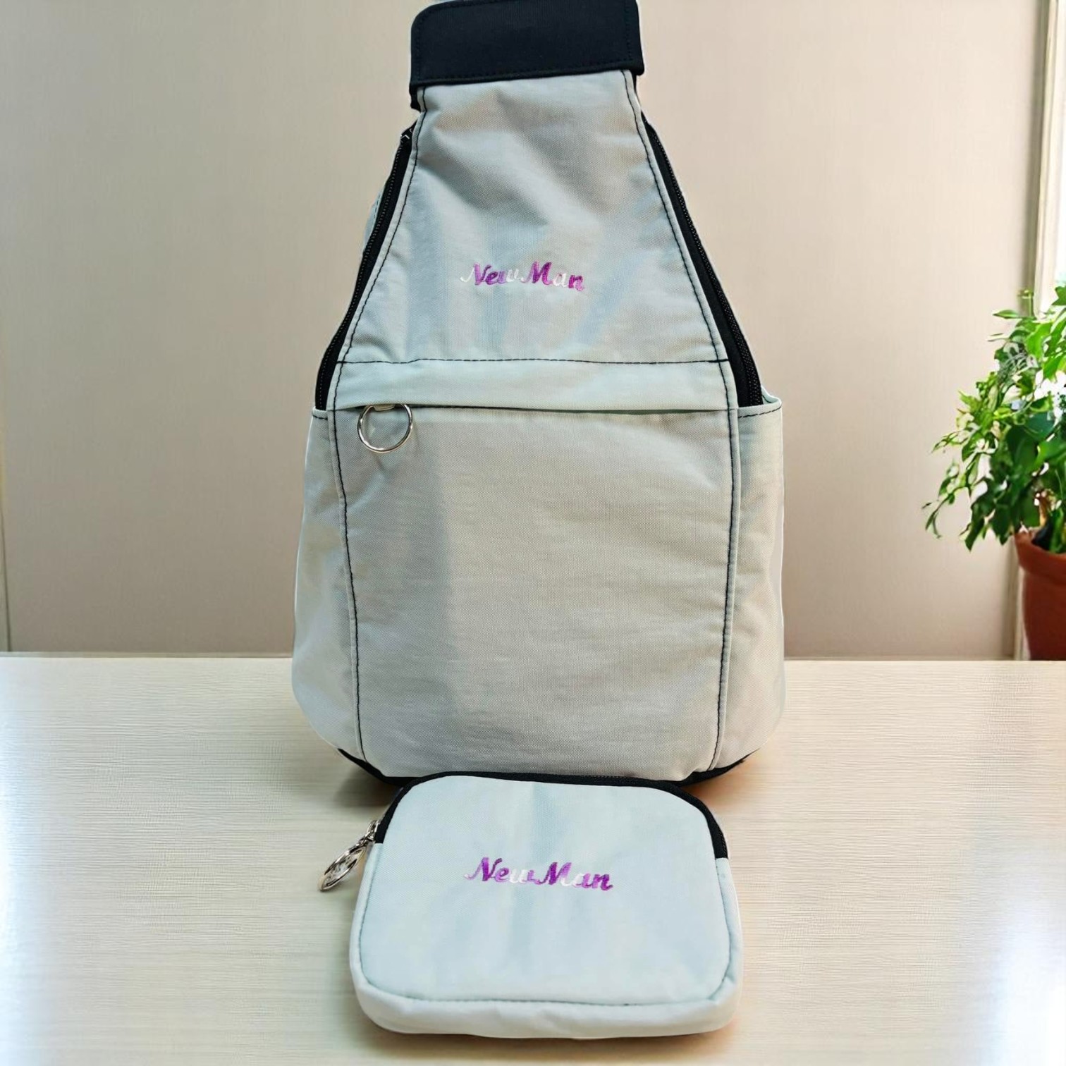 Five ways to carry NEWMAN teardrop backpack.