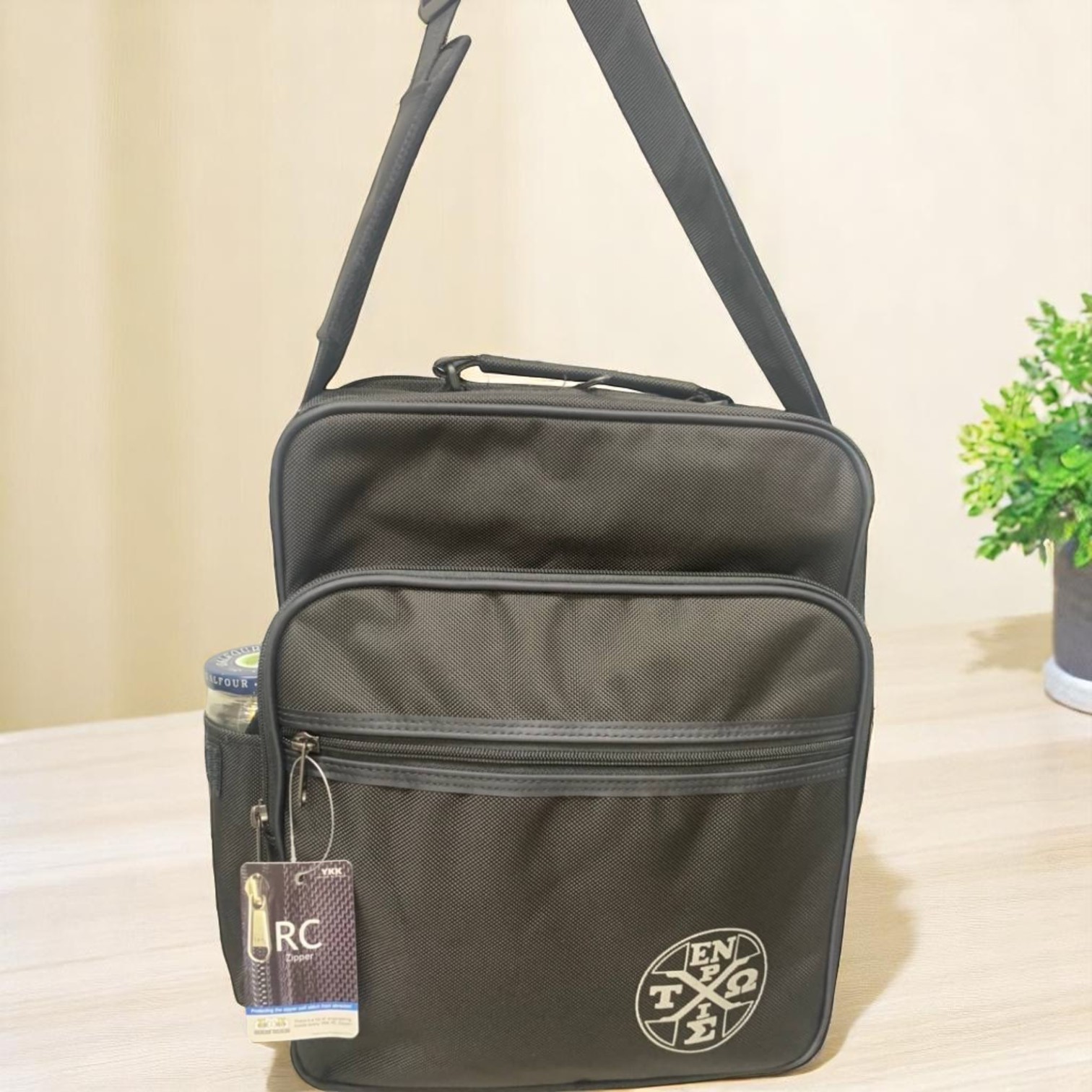 直立多隔層手提側背包