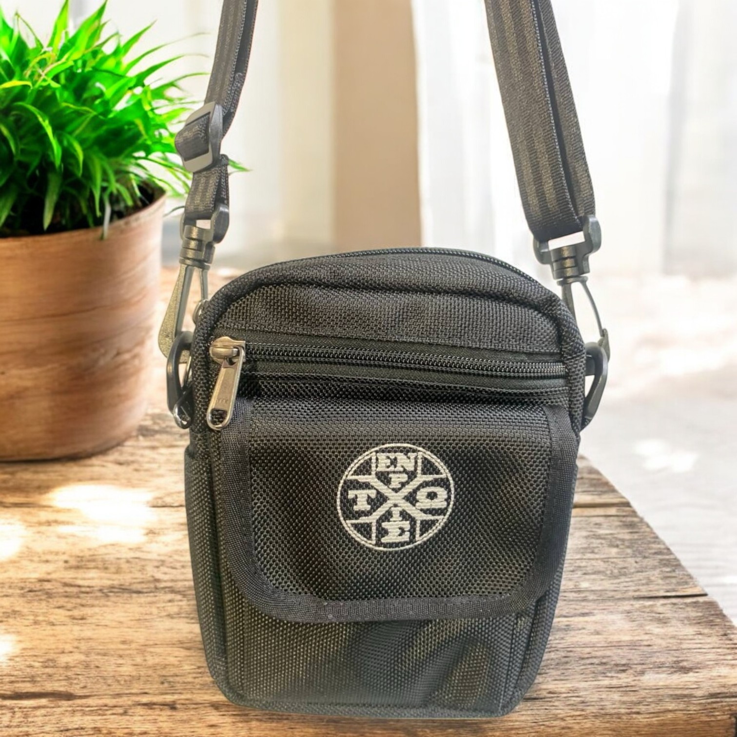 神人飛鷹包（隨身包）